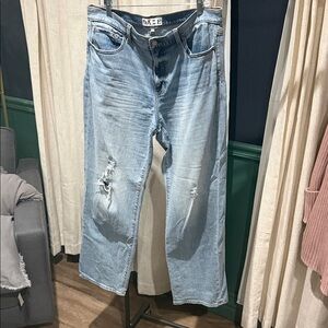 DAZE Women's Light Blue Straight Leg Jeans